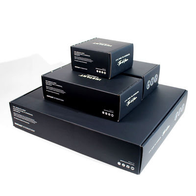 Черная пустая бумажная коробка